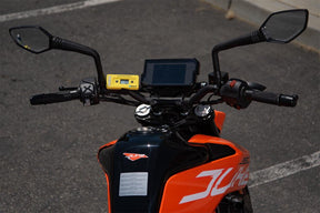 See sag measurements in real time. For street, adventure and off-road motorcycles.